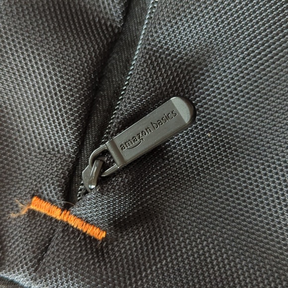 Amazon Basics tablet carrier - Picture 6 of 8